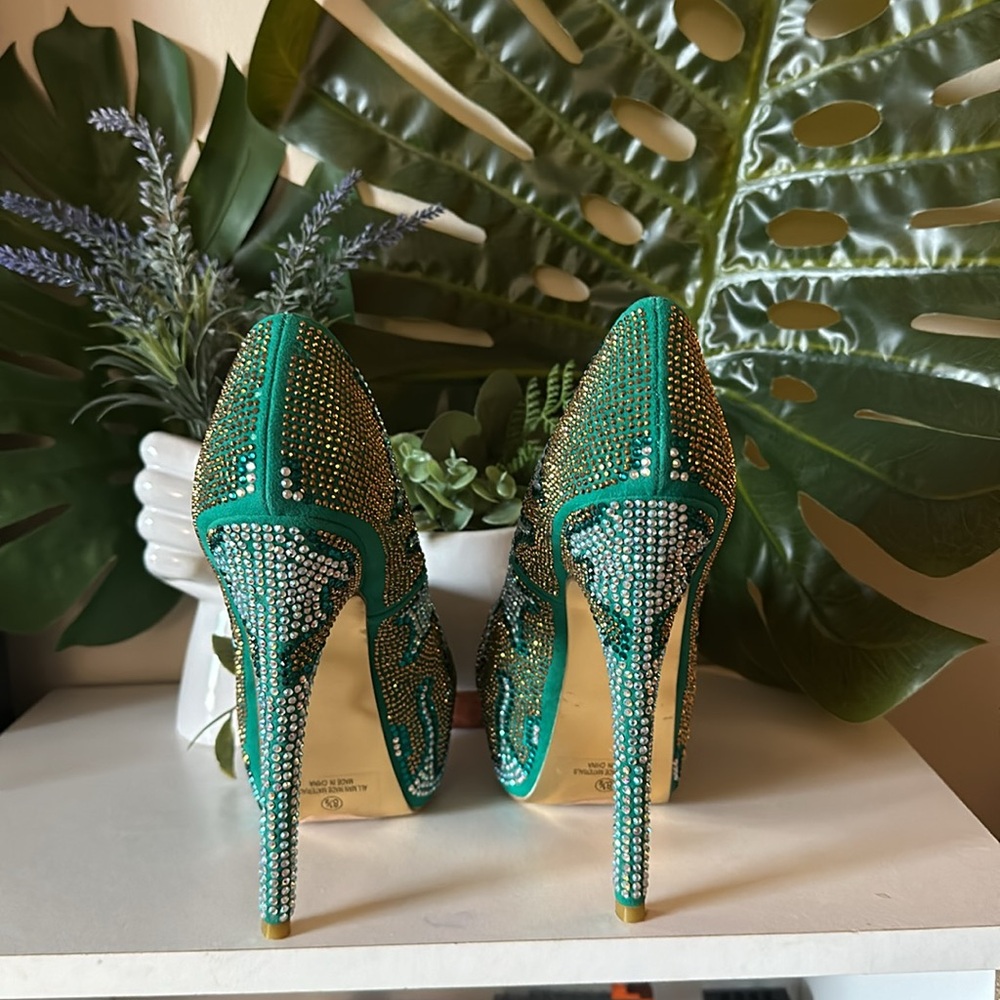 Alba 6.5” Bedazzled Heels Size 8.5 - Picture 6 of 12